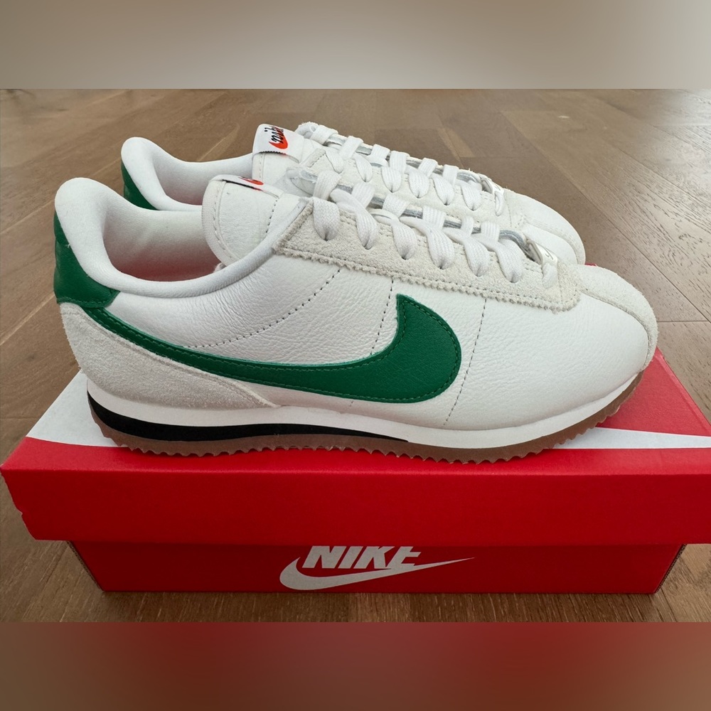 Nike Sneakers Cortez Green (Aloe Verde) US Women’s 6.5